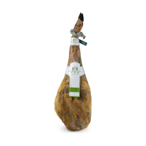 Paleta de Cebo de Campo Ibérica 50% Raza Ibérica Monteparra 4,5Kg aprox. sobre fondo blanco