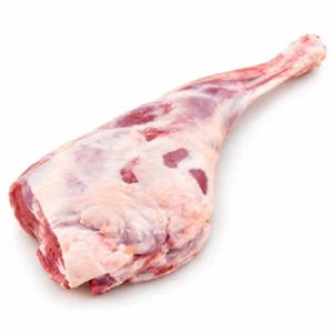 Pierna de Cordero Lechal Mallorquín 800 g sobre fondo blanco