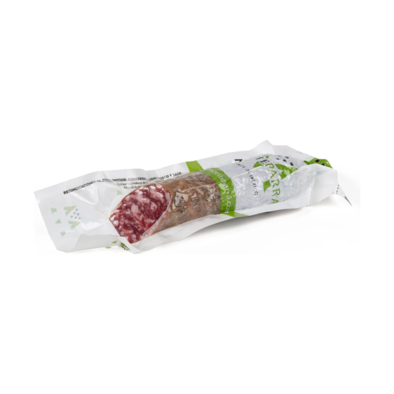 Salchichón Ibérico de Bellota Monteparra 100 g sobre fondo blanco